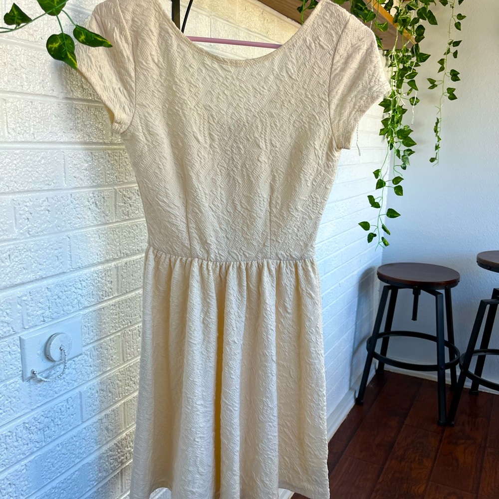 Cream Short Sleeved Xhilaration Dress, Size XS